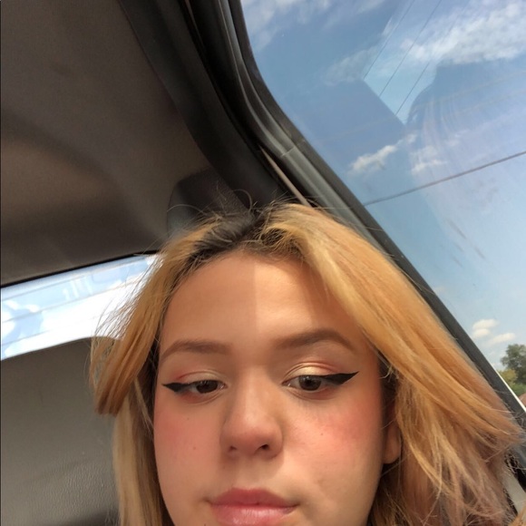 Meet your Posher, Lesslye - Picture 3 of 3